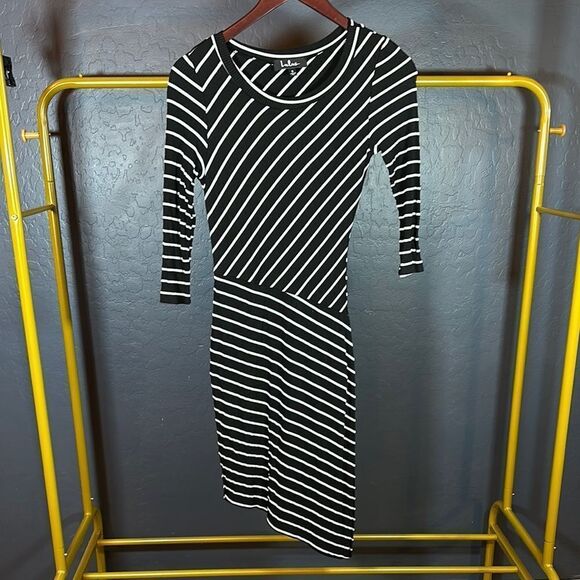 Lulus Knee-length Black and White Sheath Dress with Long Sleeves - Picture 1 of 4